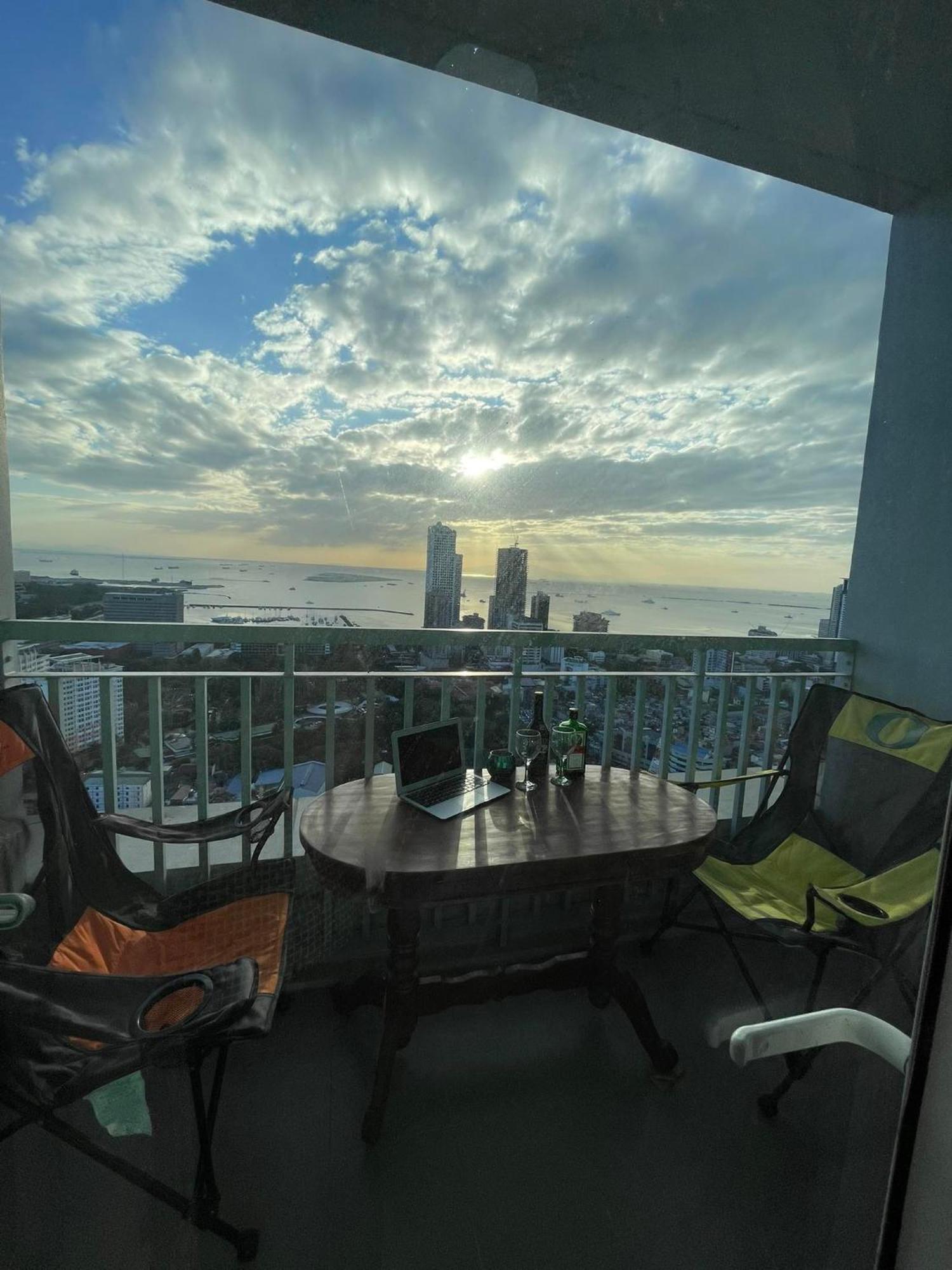 Green Residences Staycation By Pbyy Manila Dış mekan fotoğraf